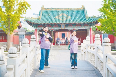 res01_attpic_brief.jpg res01_attpic_brief.jpg